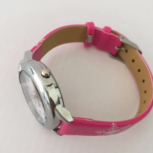 Child's Frozen Watch - Picture 2 of 6